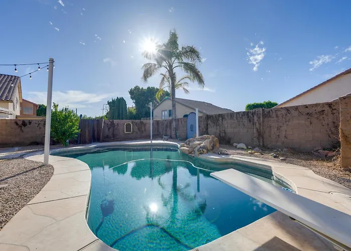Private Pool: Group-friendly Getaway! Holiday home *