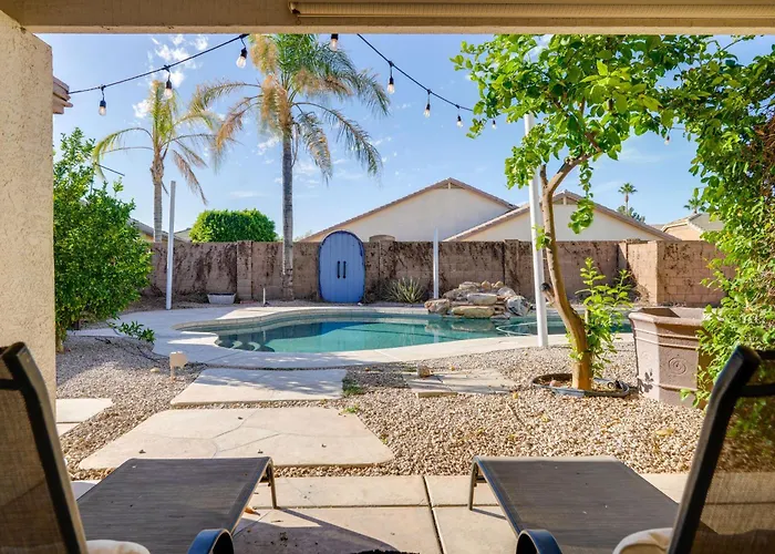 Private Pool: Group-friendly Getaway! Holiday home Gilbert