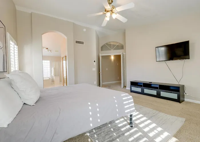 Private Pool: Group-friendly Getaway! * Gilbert