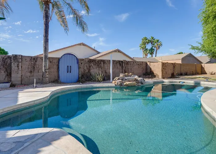 Private Pool: Group-friendly Getaway! Holiday home *